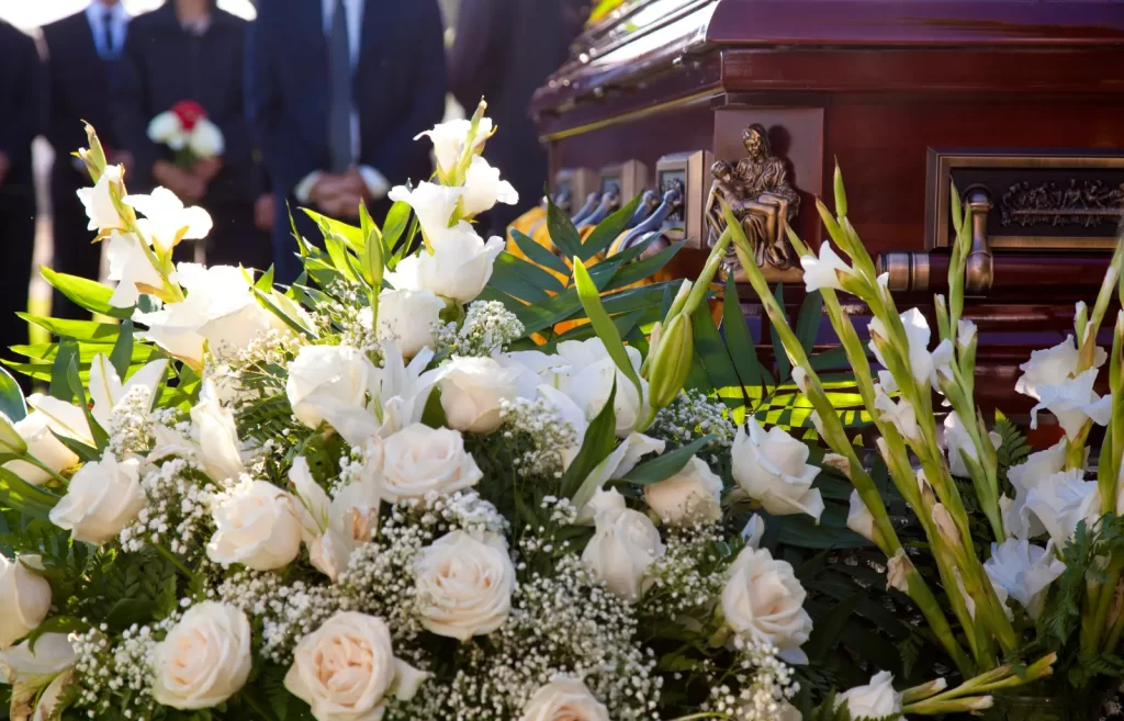 fiori e addobbi floreali per funerale