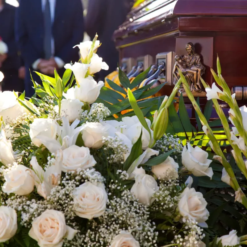 fiori e addobbi floreali per funerale