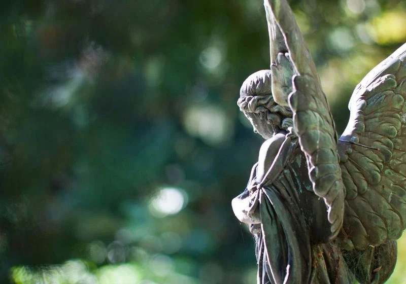come scegliere il monumento funebre a milano