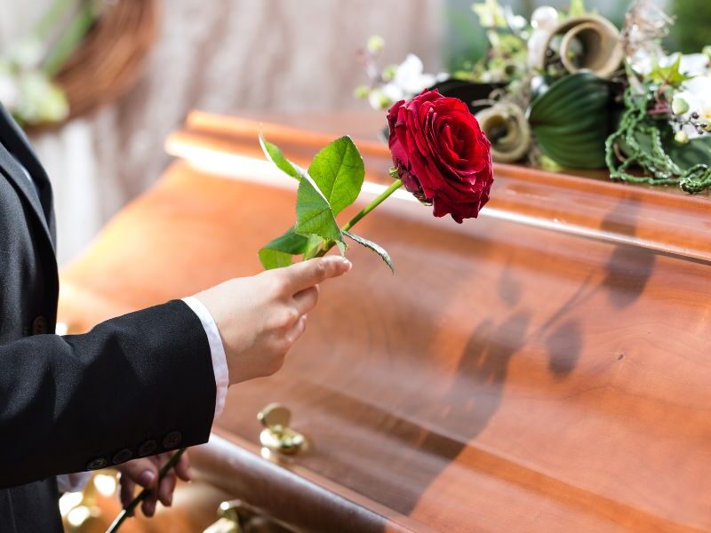 Organizzare un Funerale con molti partecipanti