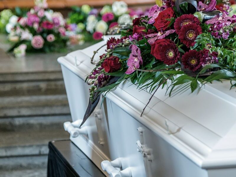 Cofani e bare funebri come scegliere quello giusto